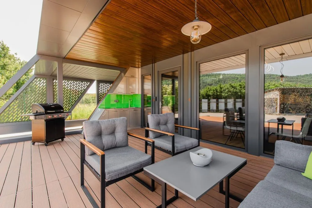 Nova terrace lounge